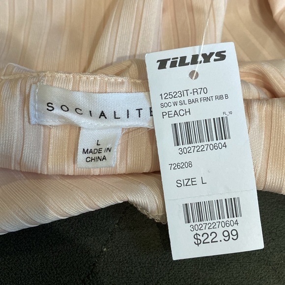 Socialite Peach Cut-out Bodysuit - Picture 6 of 7